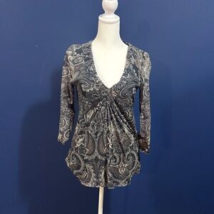 Chic Paisley V-Neck Blouse